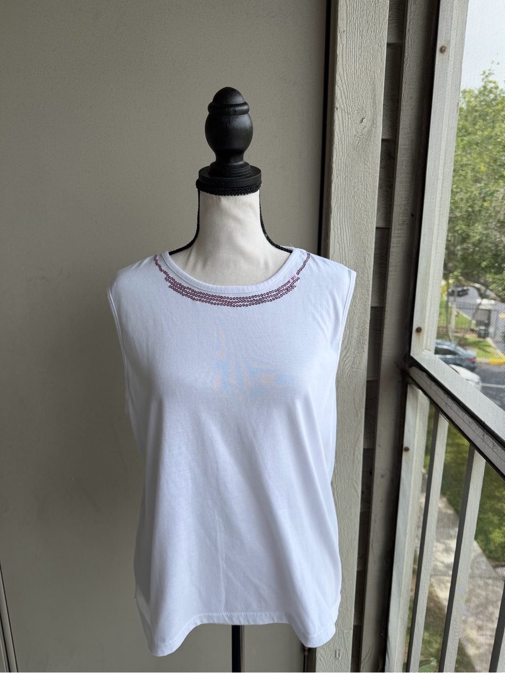 Vintage Jenny Women's White Sleeveless Sequins Tank Top